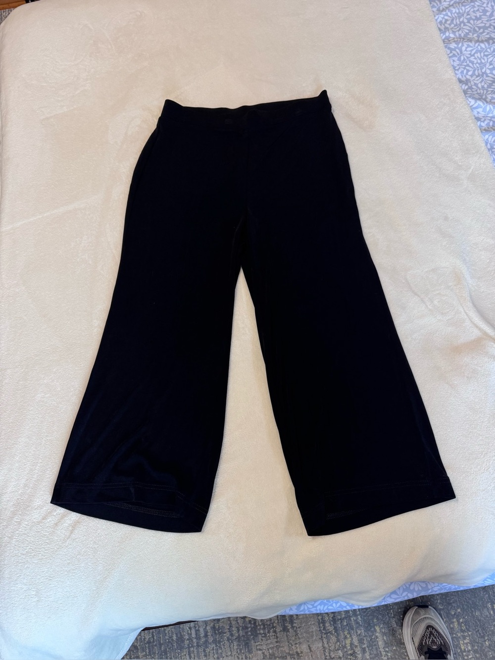 Chico’s cropped black travel pants